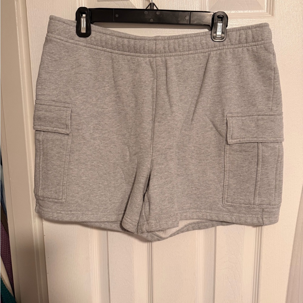 Aritzia TNA Gray Athletic Shorts - Picture 5 of 10
